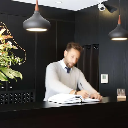 巴黎巴士底狱酒店 3*