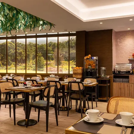 מלון Bastille 3*