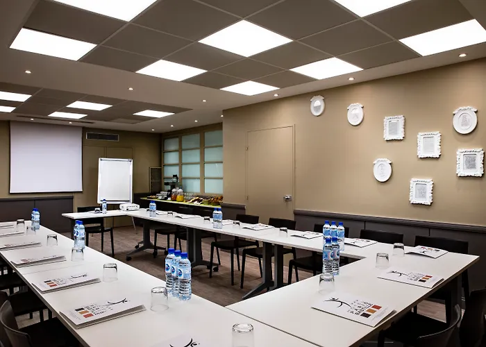 Bastille Hotell 3*