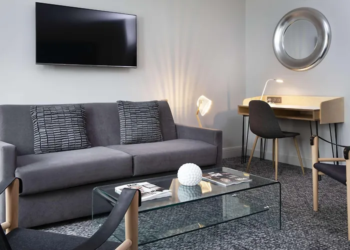 Bastille Hotell 3*