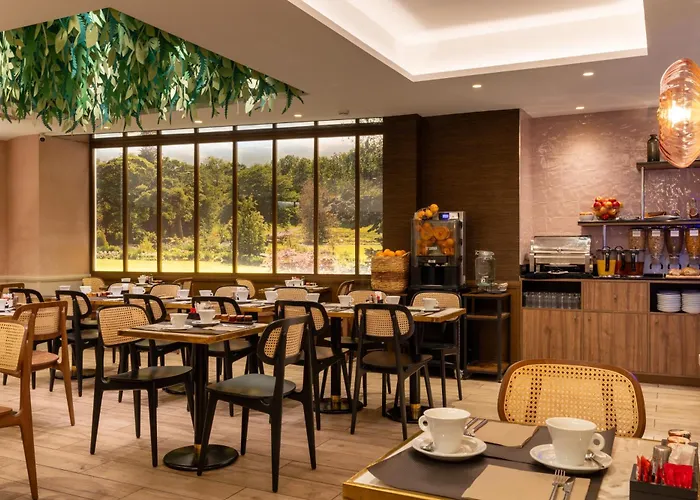 Hotell Bastille 3*